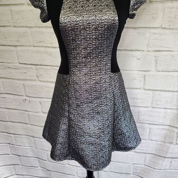 Slate & Willow Fiona dress fit and flare size 2 - Picture 9 of 12